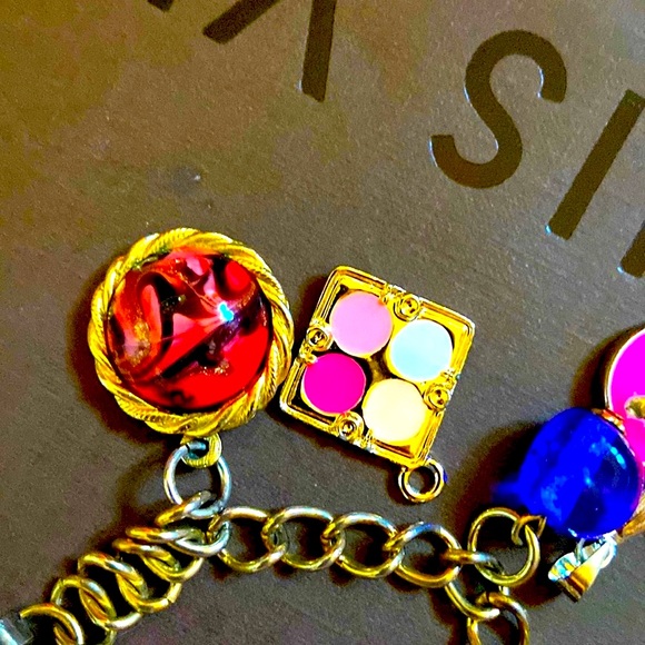 Cute Bracelet with MAkeUp Charms - Picture 3 of 3